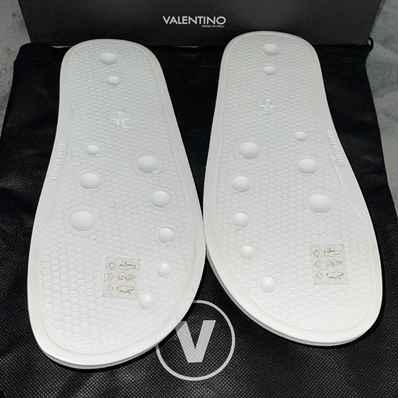 Valentino slides excellent condition NWOT never worn. Size 9 /39 comes with DB - Picture 5 of 6